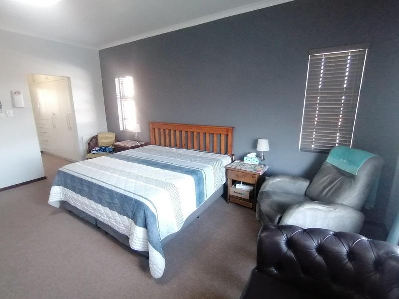 5 Bedroom Property for Sale in Fraaiuitsig Western Cape